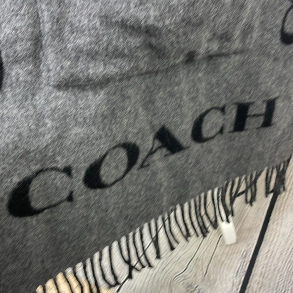 Coach Oversized Scarf with Pockets wool blend all over print logo gray and black - Picture 6 of 9